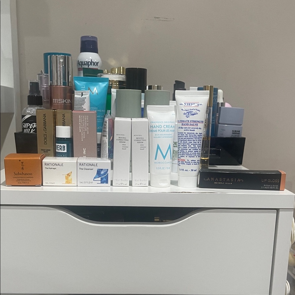 8 Assorted Skincare and Beauty Product bundle